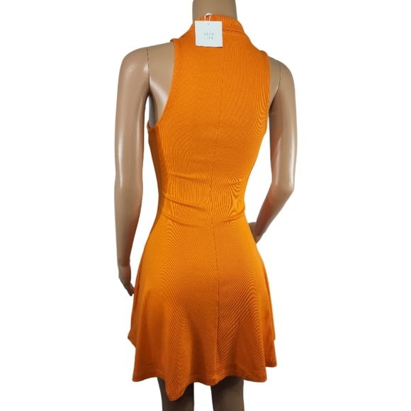 Zara V- Neck Sleeveless Tee Shirt dress - Picture 7 of 7